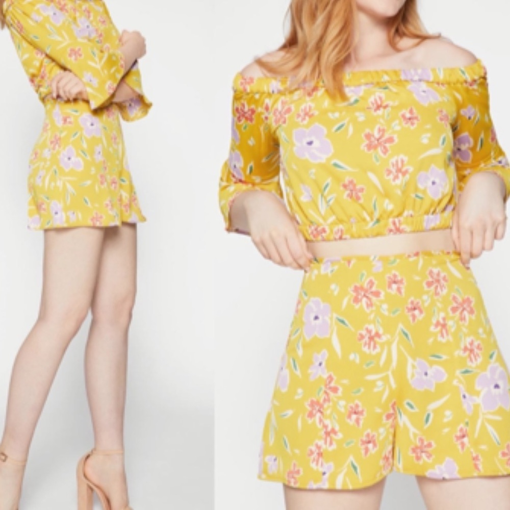 BCBGeneration Shorts High Waisted Yellow Floral Shorts Size 2